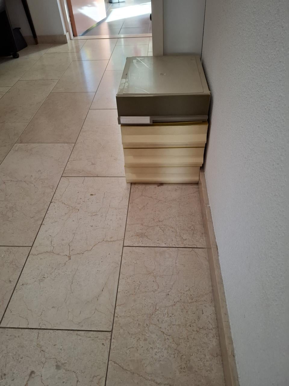 Stapelbare kunststof laadjes