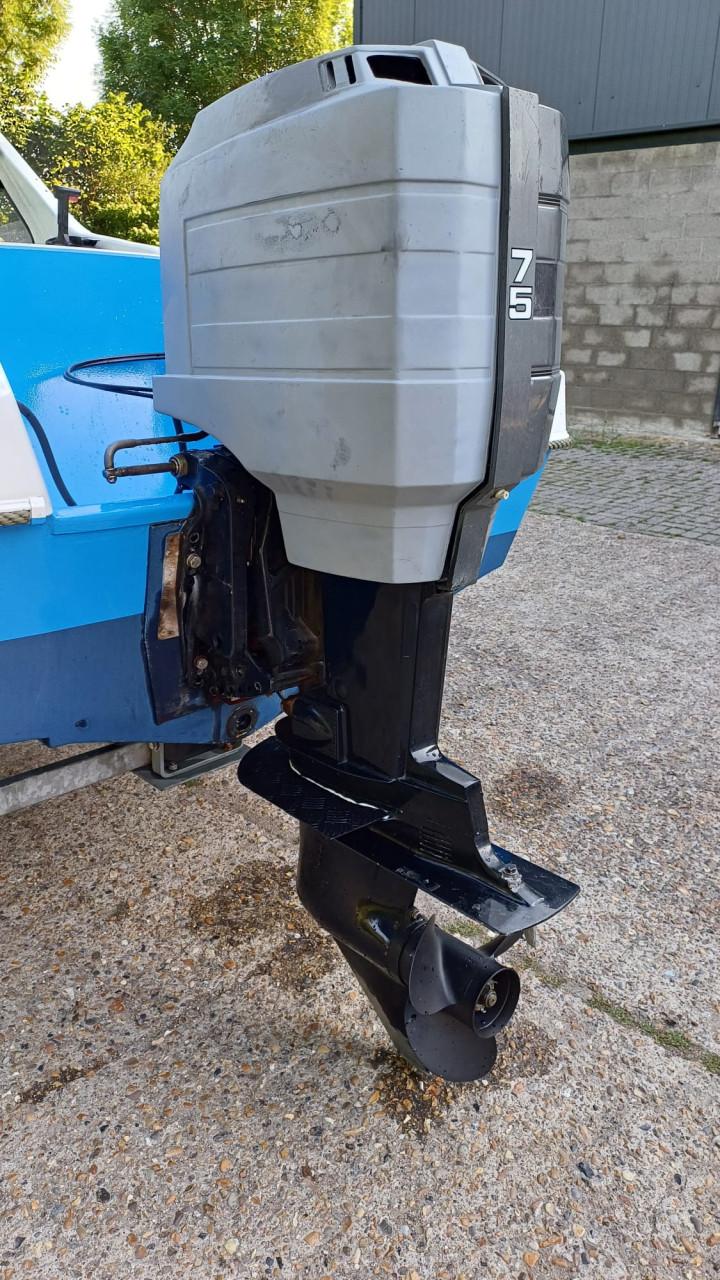 Kajuitboot met mariner 75pk