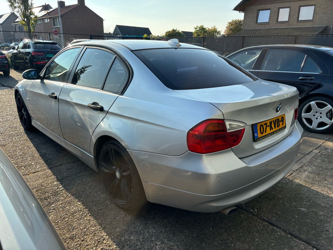 BMW 320i E90 2005 Benzine