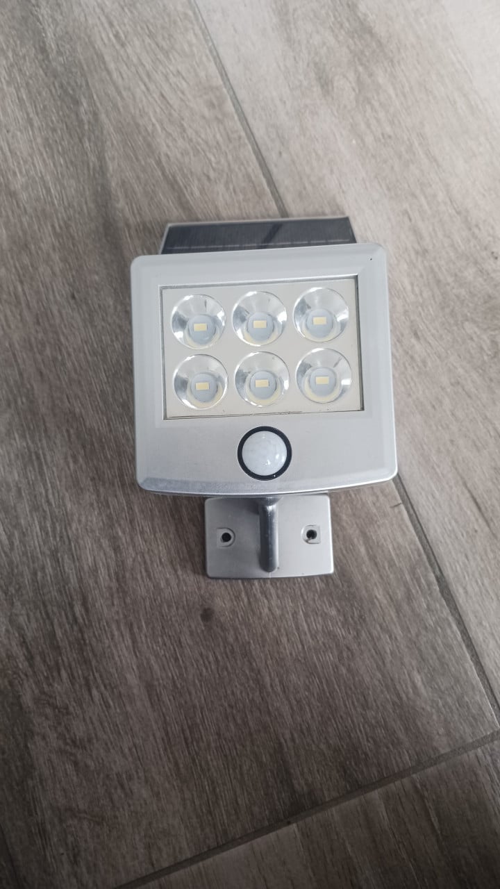 Buitenlamp met zonnepaneel