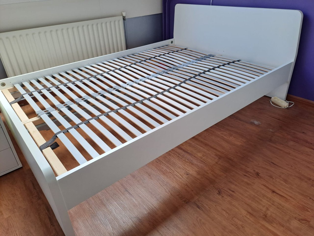IKEA ASKVOLL bed (140x200cm) inclusief lattenbodems