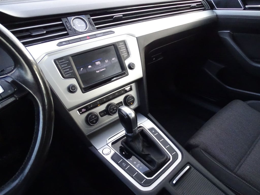 Volkswagen Passat variant 1.4 tsi act highline business automaat | pano | c