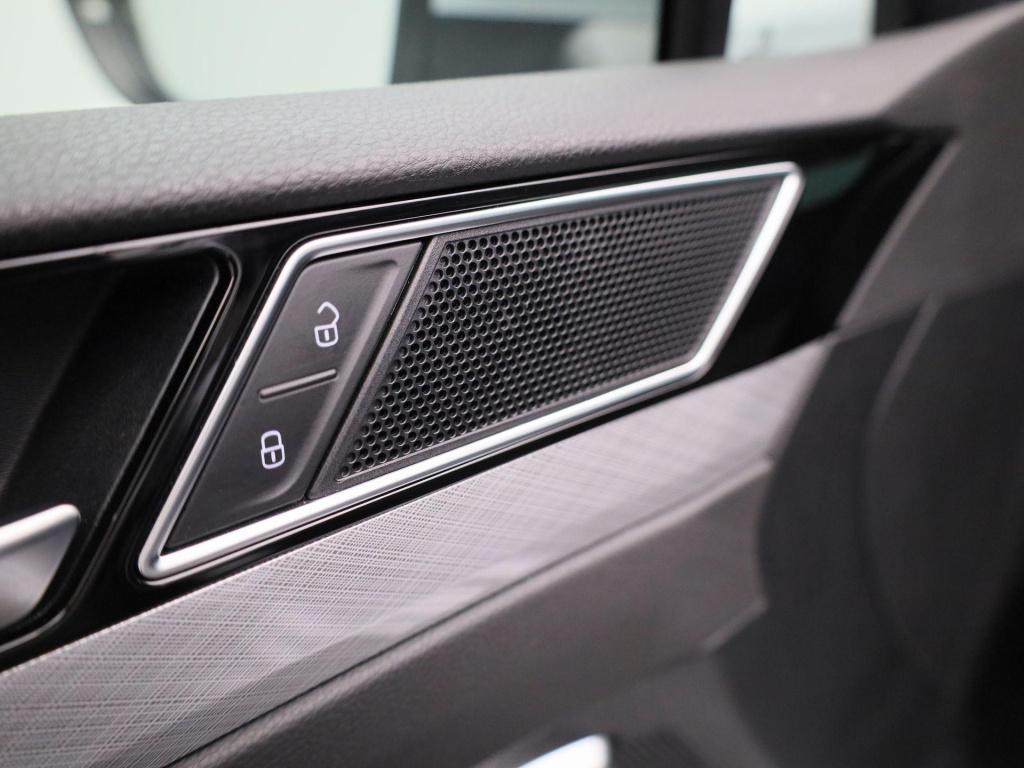 Volkswagen Passat variant 1.5 tsi business | automaat | lmv | parkeer senso