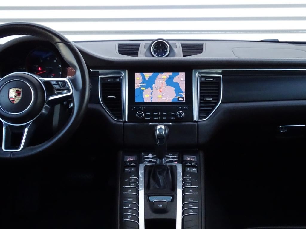 Porsche Macan 2.0 | luchtvering | pano | adapt. led | camera