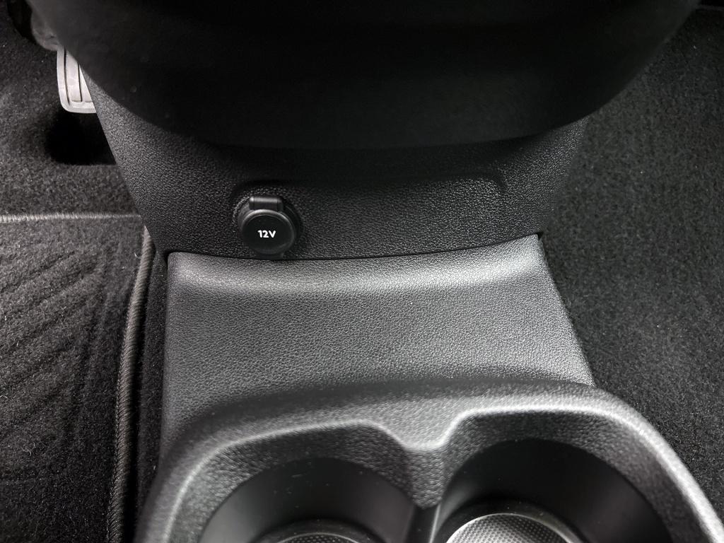 Citroen Berlingo 110 pk feel | rijklaar | trekhaak | parkeersensoren achter