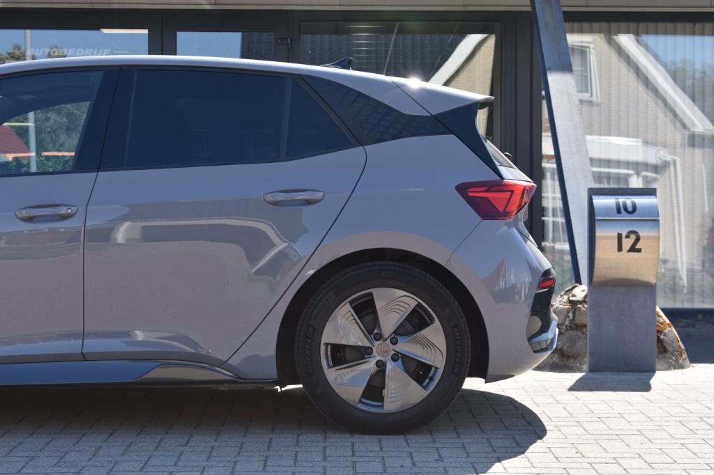 Cupra Born business one 62 kwh soh 93.2% | stoelverwarming | camera | nap |