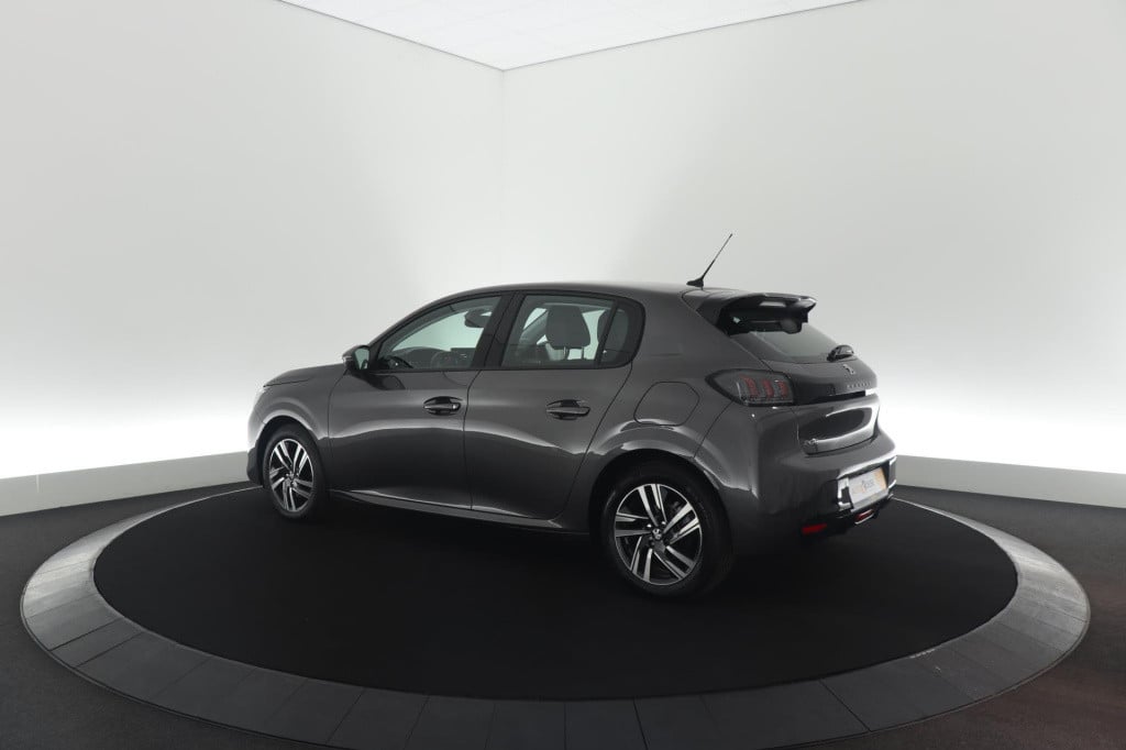 Peugeot 208 puretech 100 eat8 allure | camera | apple carplay | navigatie |