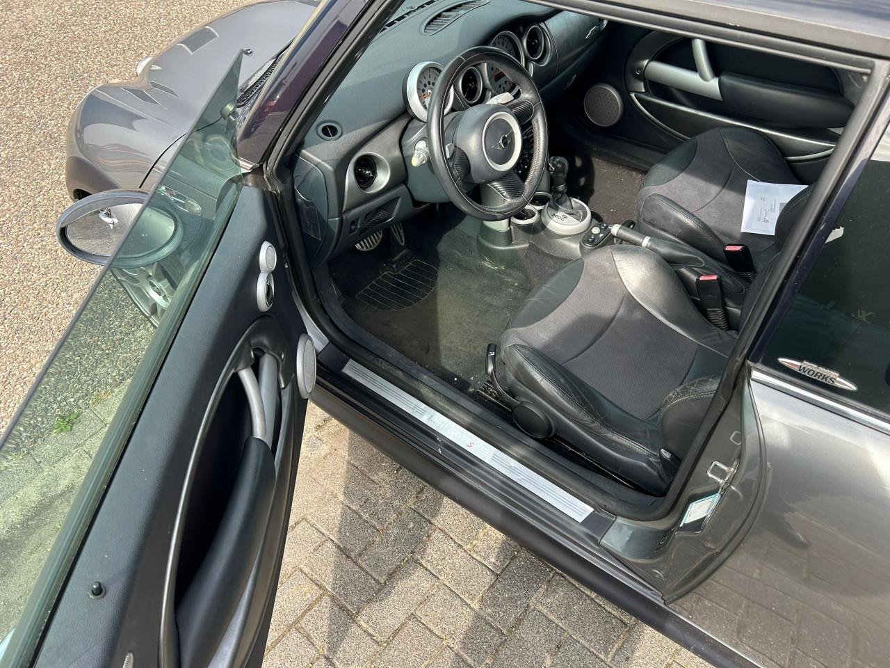 Mini 3-Deurs 1.6 Cooper S Chili Automaat/JCW Pakket/17" LM/Xenon/Lange APK