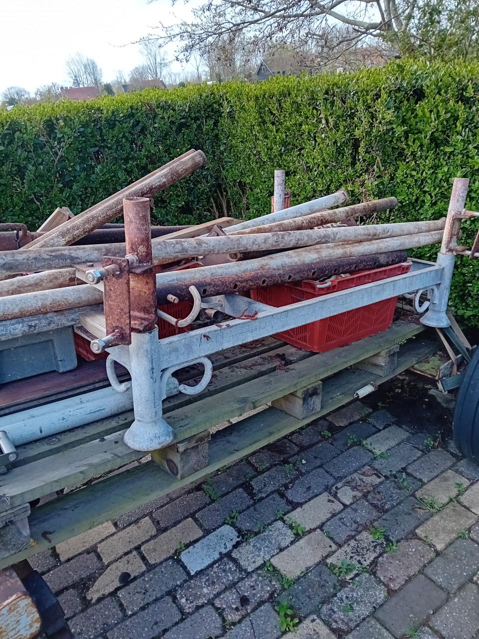 Stalen transport pallets