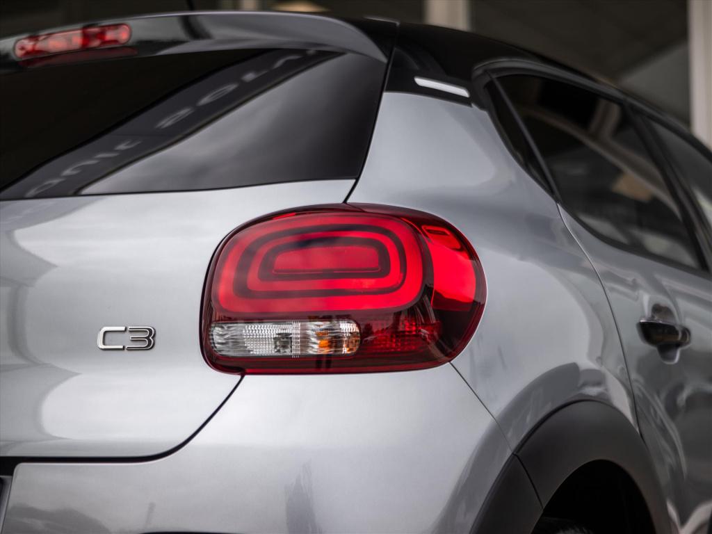 Citroen C3 1.2 puretech 83pk shine | navigatie | camera | park. sensoren | 