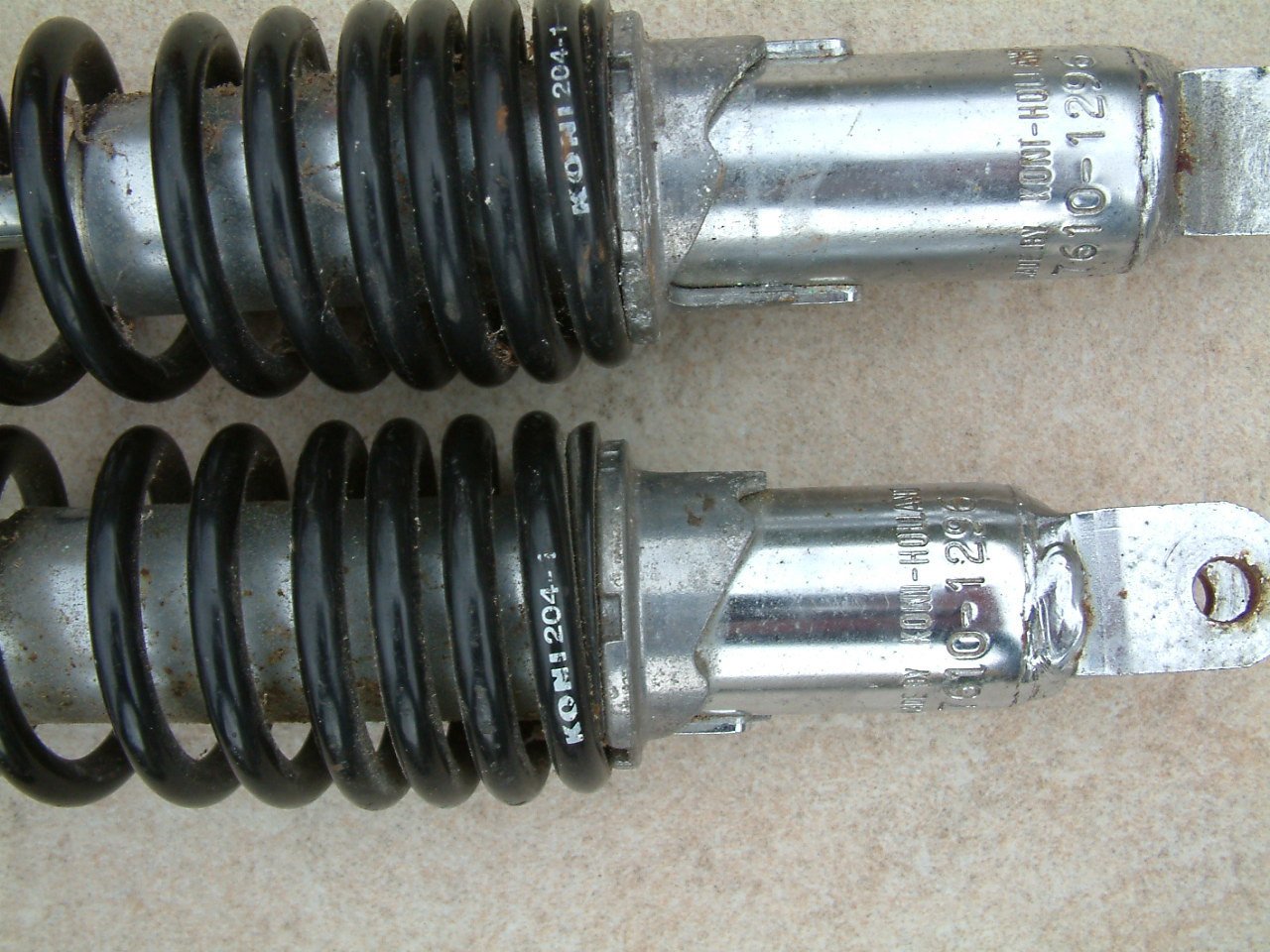 Schokbrekers  koni en andere  34 en 36 cm h o h