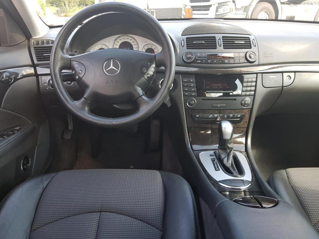 Mercedes-Benz E-Klasse 240 2,6b avantgarde automaat