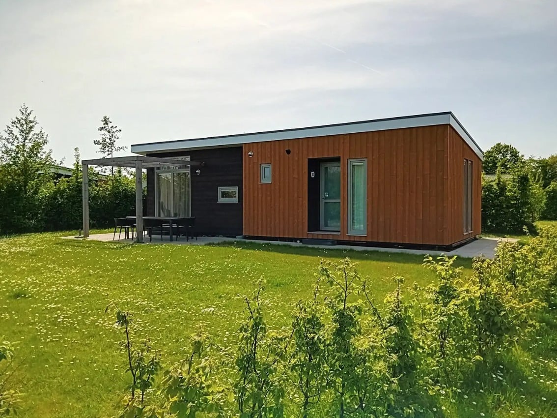 Mooie nieuwe 6 persoons woning te huur in Baarland