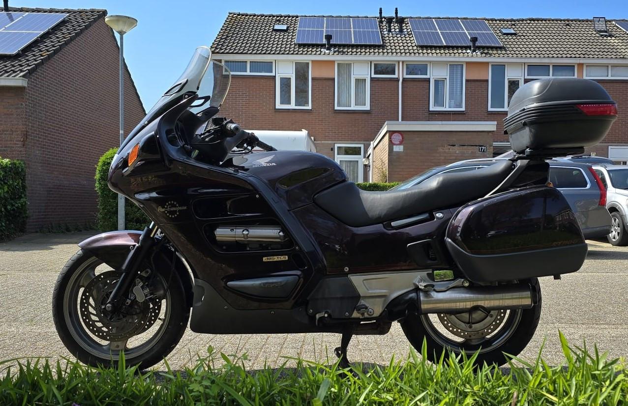 Honda ST100