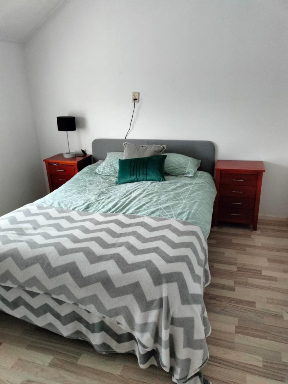 Bed IKEA SLATTUM 140x200cm