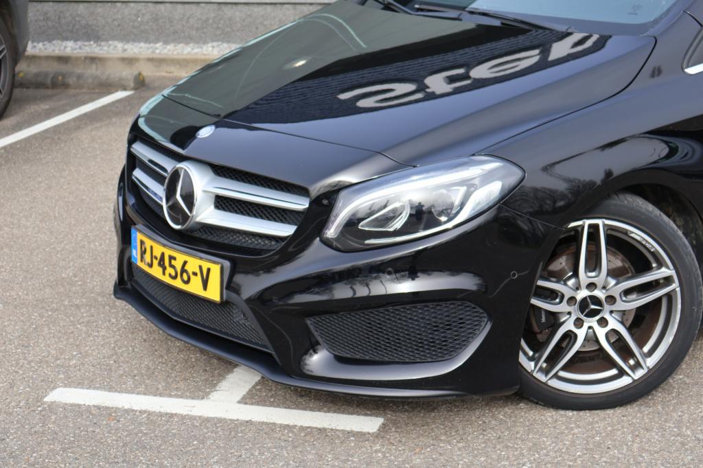 Mercedes-Benz B-Klasse 200 d amg line prestige l panoramadak l distronic l 