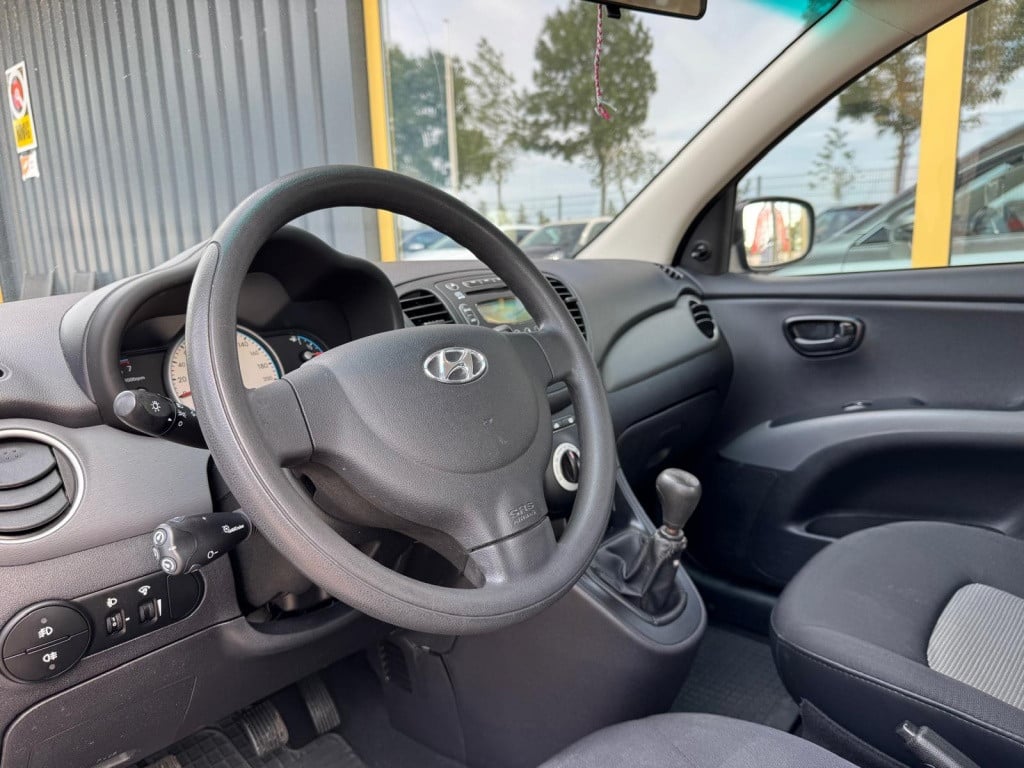 Hyundai I 10 1.1 active orange b.
