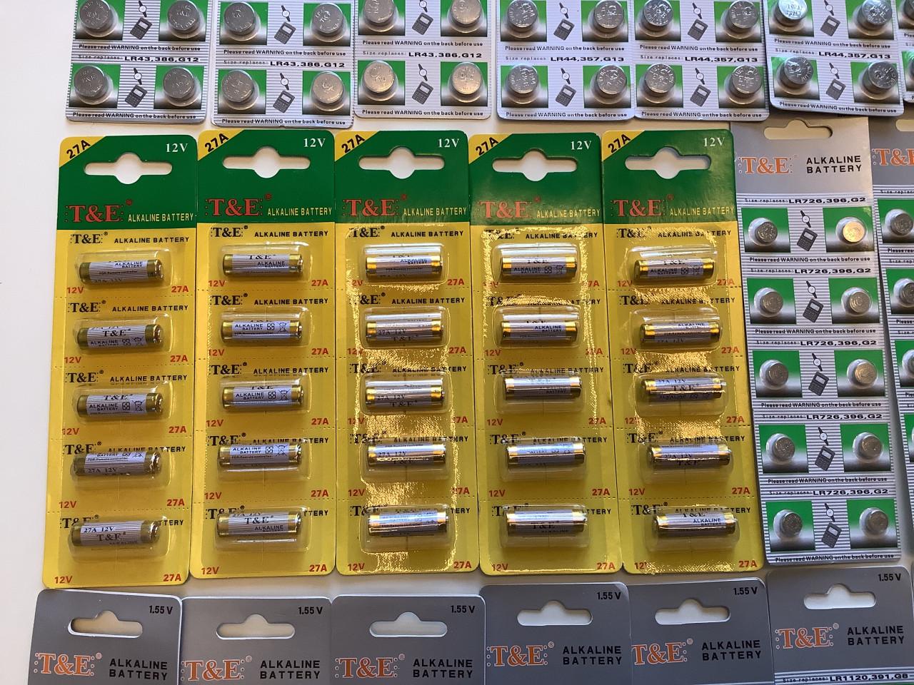 Partij diversen knoopcel batterijen.  ( partij 14)