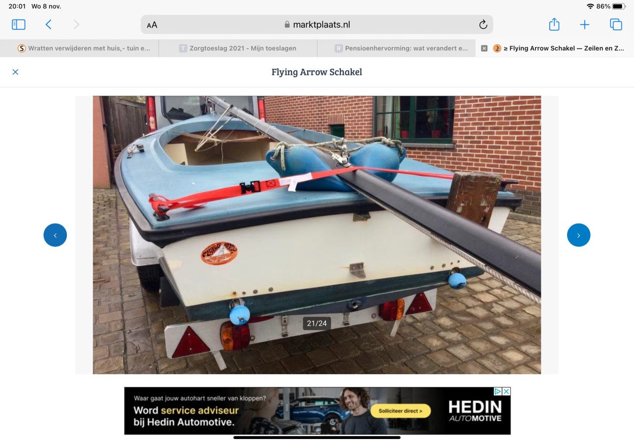 Flying arrow zeilboot met weg trailer