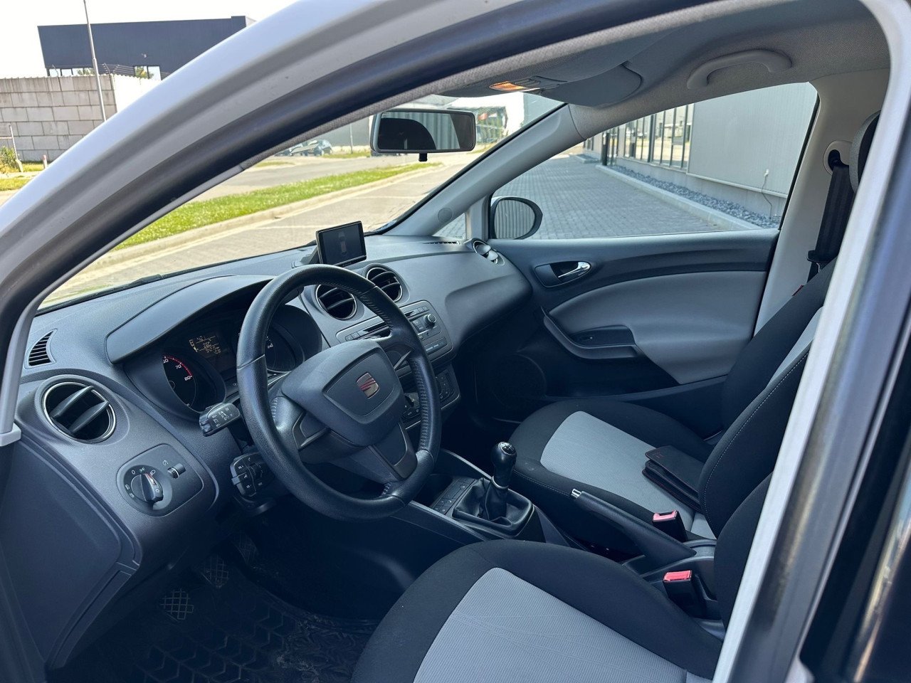 Seat Ibiza 1.2 TSI Style Xenon l Stoelverwarming l Navigatie