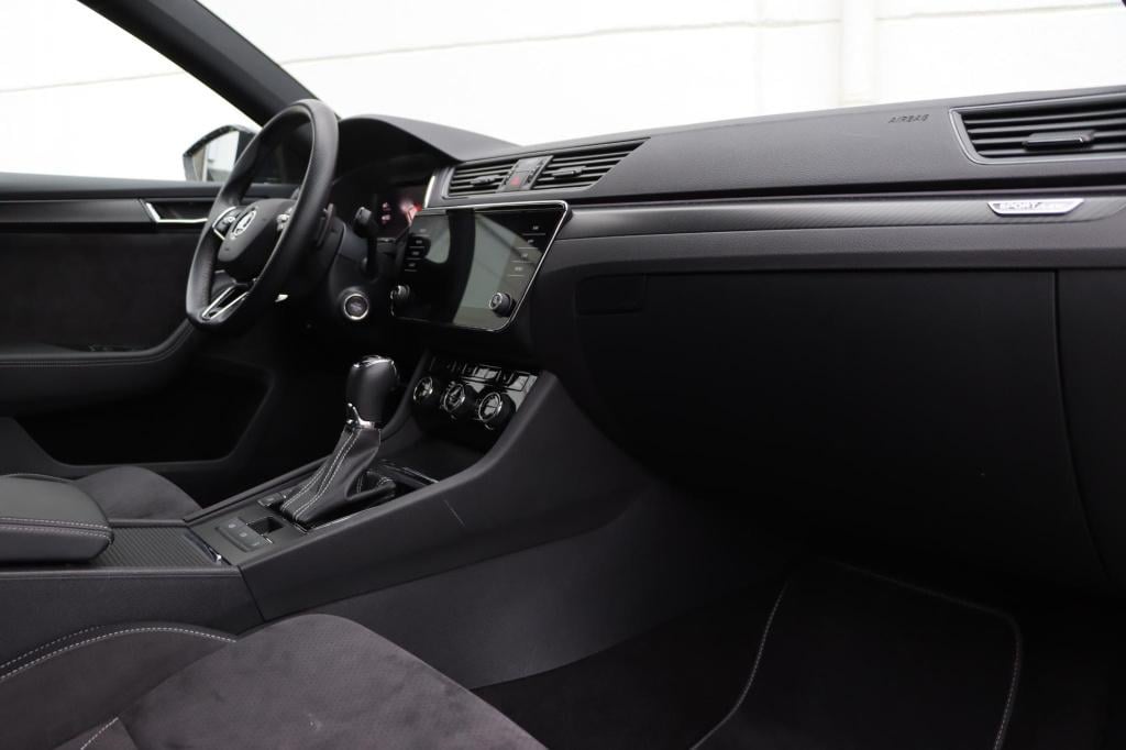 Skoda Superb combi 1.4 tsi iv sportline 218pk dsg6