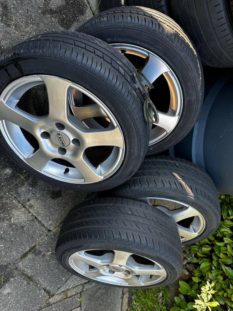 4x100 Dotz velgen met goede banden