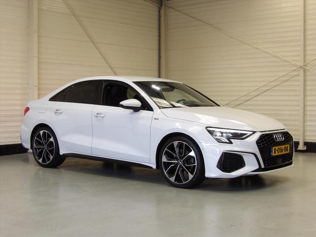 Audi A3 35 tfsi 150pk s tronic s line edition