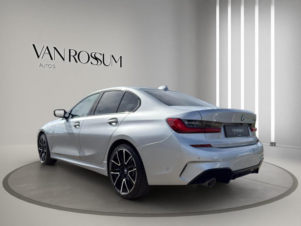 BMW 3-serie 330e m-sport | leer | camera | led | 19"|