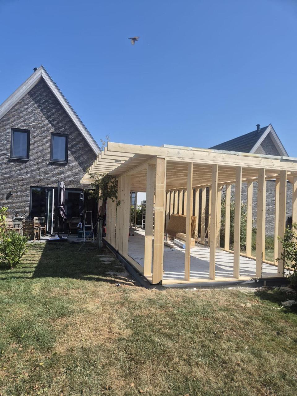 Aannemersbedrijf | Uit-en aanbouw, Badkamer renovatie, stuc- schilderwerk,