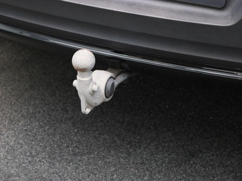 Volvo XC40 single motor extened range core 82 kwh | automaat | apple carpla
