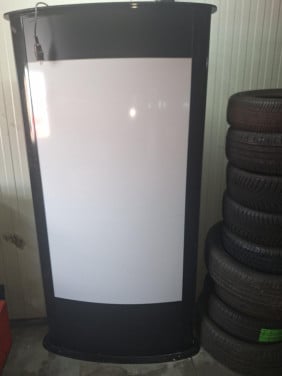Reclame zuil met verlichting