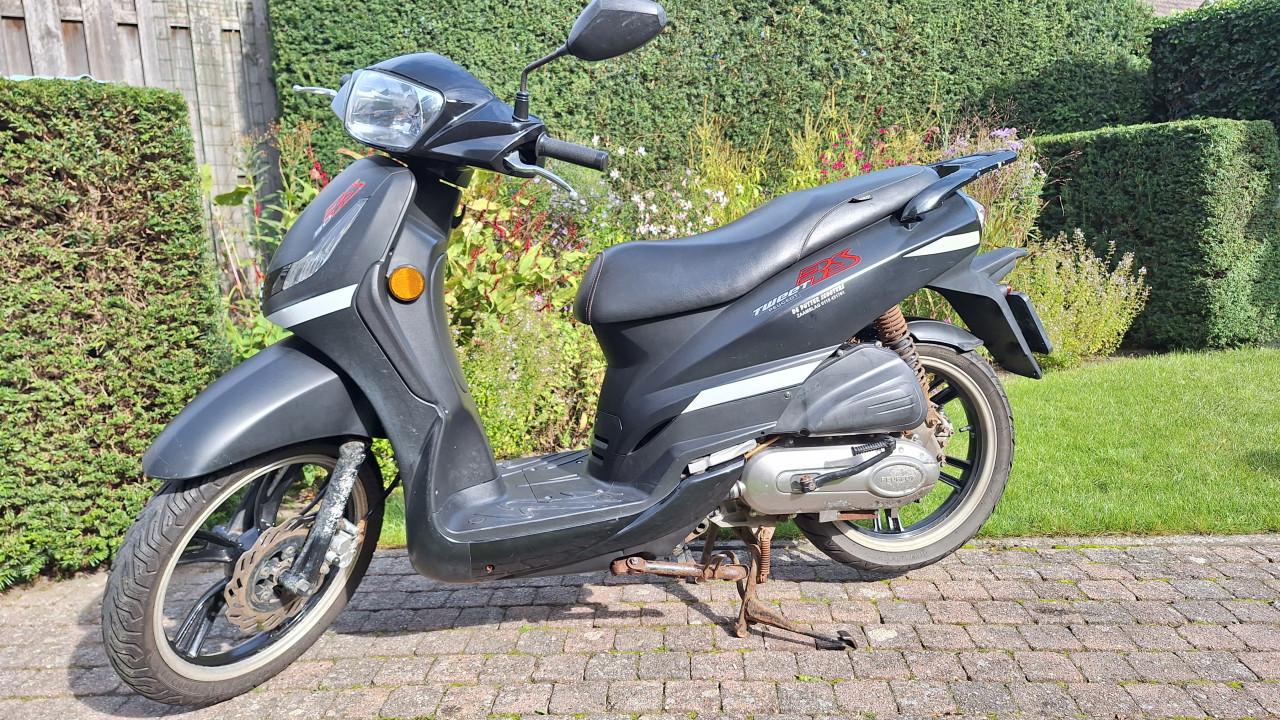 Scooter Peugeot Tweet te koop.