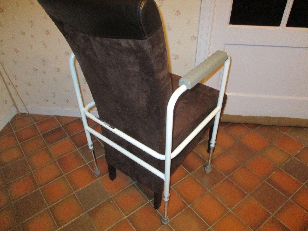 Sta op hulp voor toilet of stoel  /  looprek