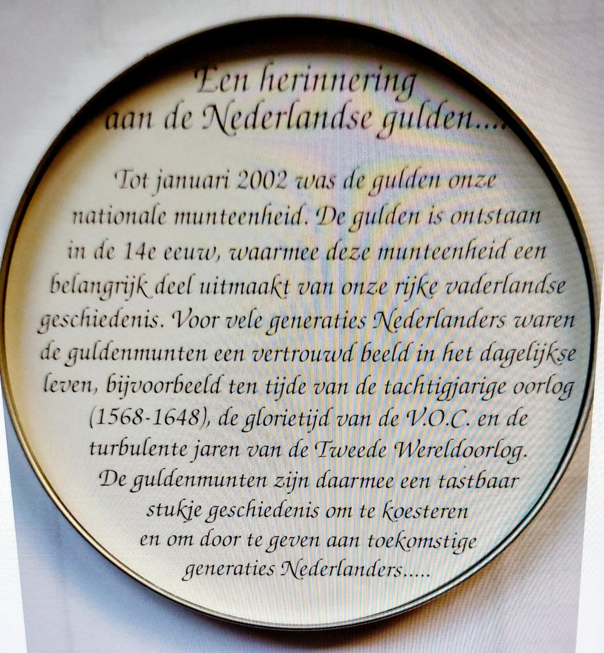 Metalen doos 2001 herdenkings set met munten