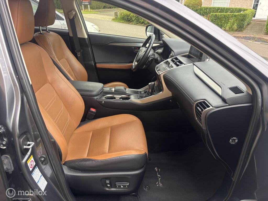 Lexus Nx 300h awd business line