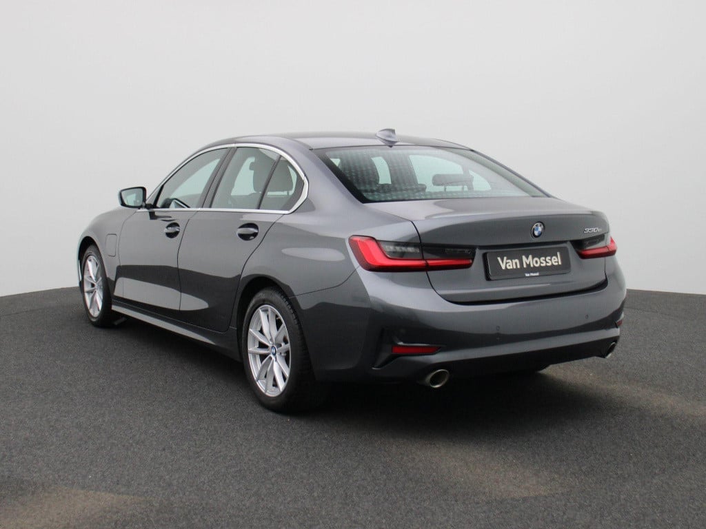 BMW 3-serie 330e | automaat | navigatie | half-leer | adaptive cruise contr