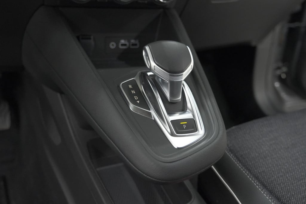 Renault Captur mild hybrid 140 edc techno | camera | 9.3 inch scherm | appl