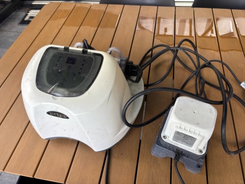 Intex zoutwatersysteem + onderdelen pomp zwembad