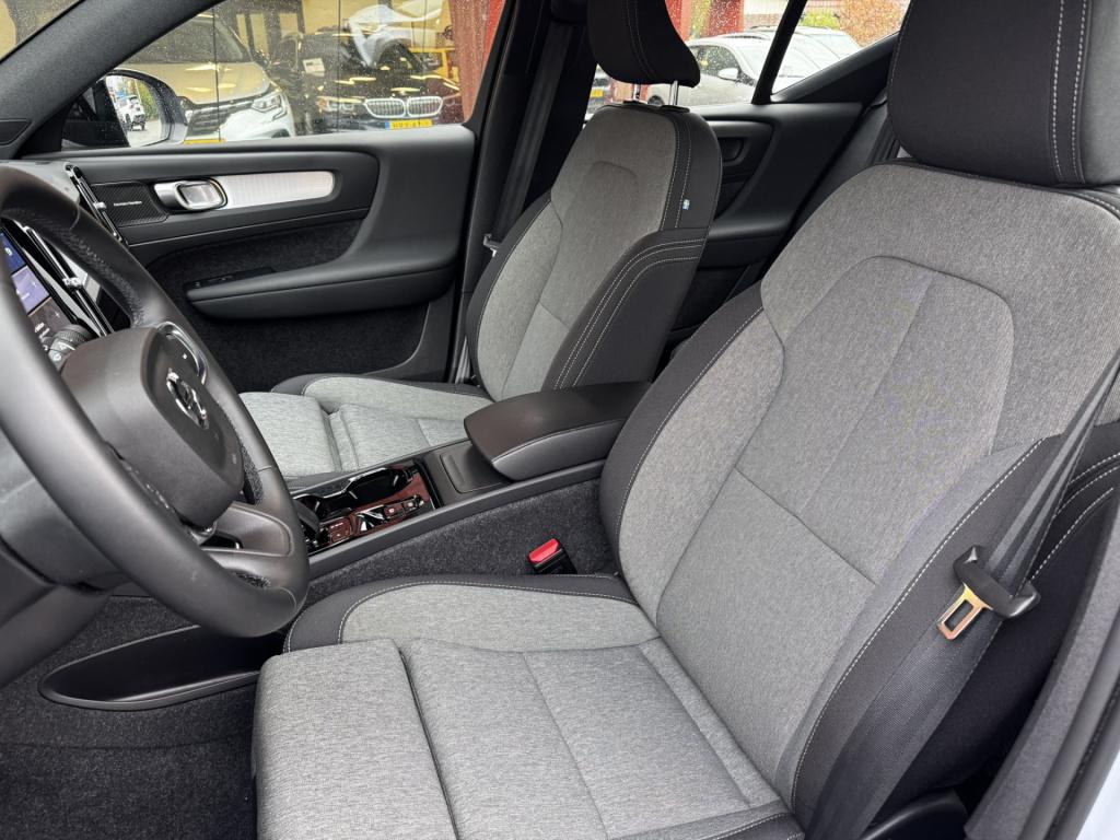 Volvo XC40 2.0 b4 plus dark | 18'' lmv | trekhaak | harman kardon