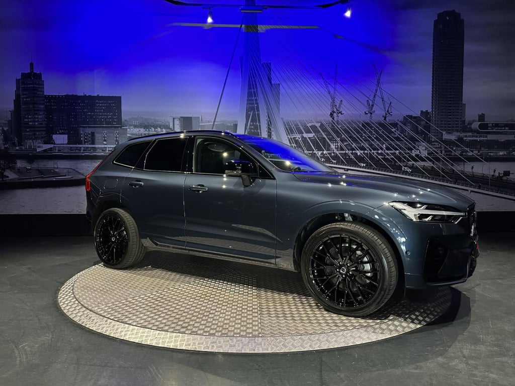 Volvo XC60 2.0 t6 plug-in hybrid awd plus dark *pano*hksound*leder*memory*