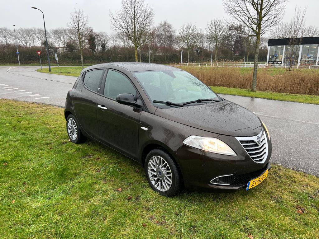 Lancia Y(psilon) 0.9 twinair silver
