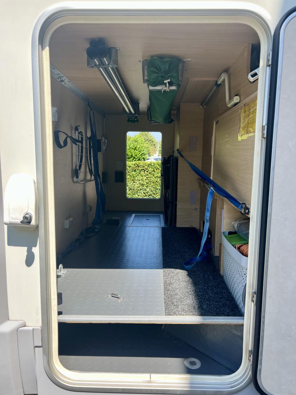 Te koop camper Adria Coral Compact