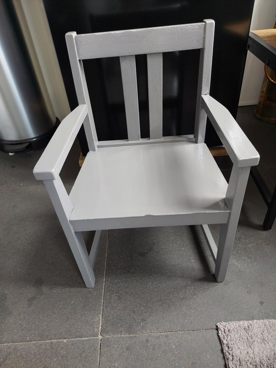 Te koop mooi klein stoeltje en oude stoof