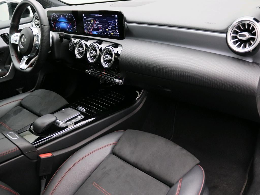 Mercedes-Benz A-Klasse 180 business solution amg amg line | night pakket | 