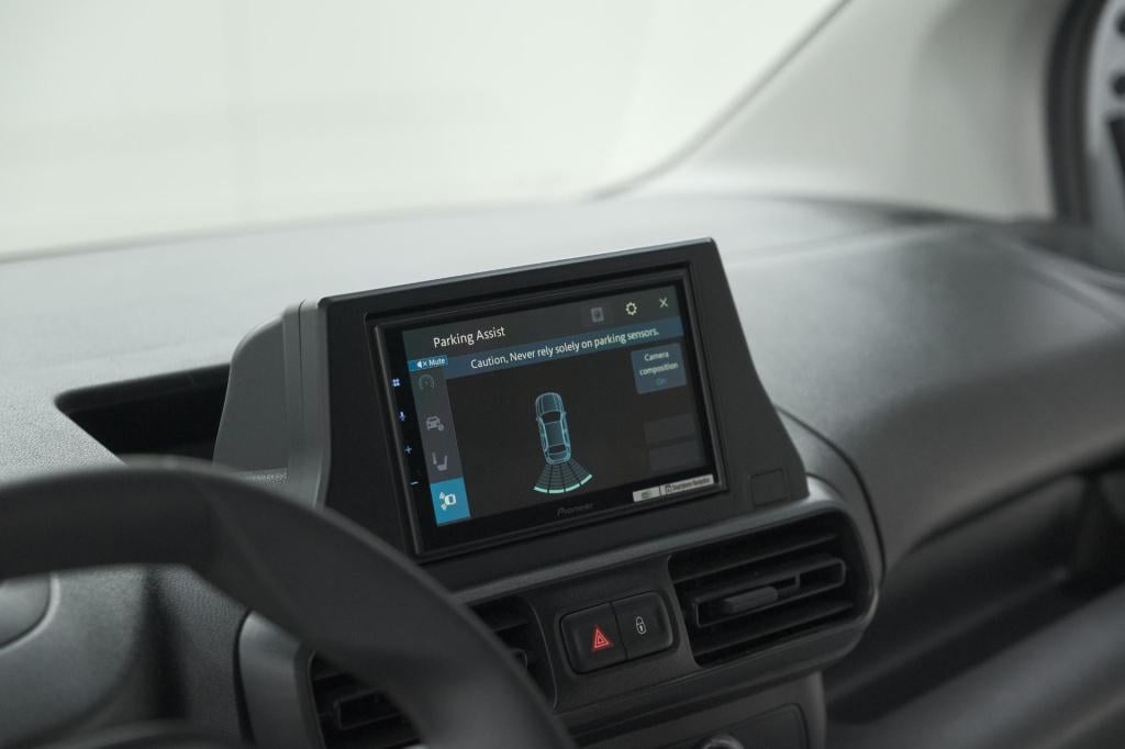 Peugeot Partner 1.5 bluehdi 100 s&s l1 | trekhaak | camera | apple carplay 