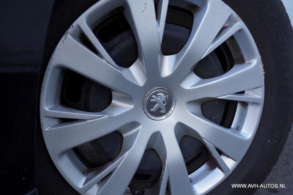 Peugeot 208 1.2 puretech blue lion