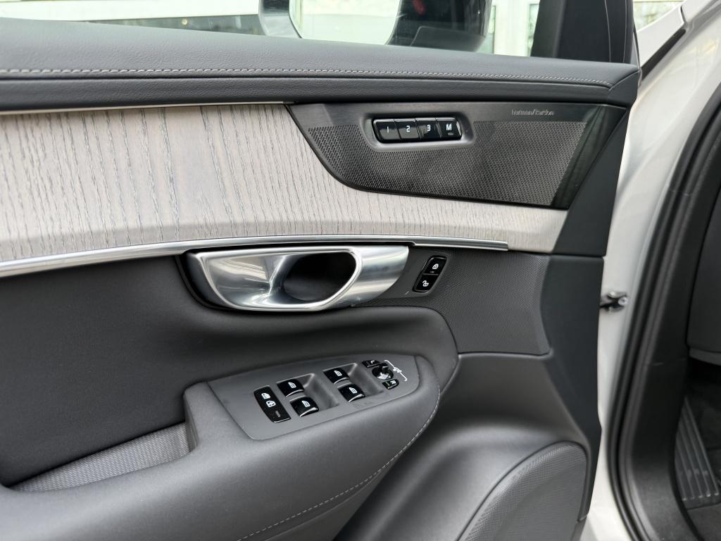 Volvo XC90 t8 455pk recharge ultra dark| full options! luchtvering| massage
