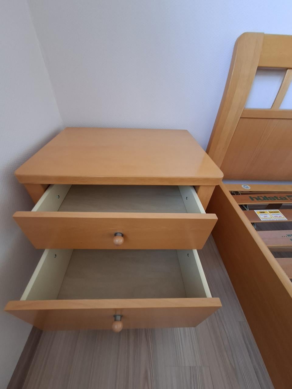 Bed incl. Hülsta verstelbare lattenbodems en nachtkastje