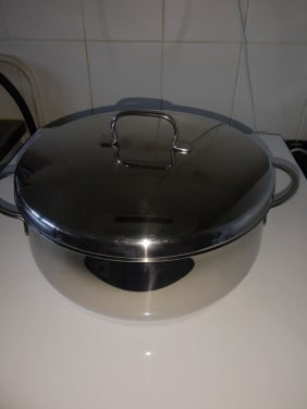Fissler (soep) pan  2,5 /  3 liter      10 euro