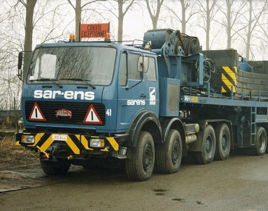 Titan zwaar transport truck van Sarens Nieuw in OVP